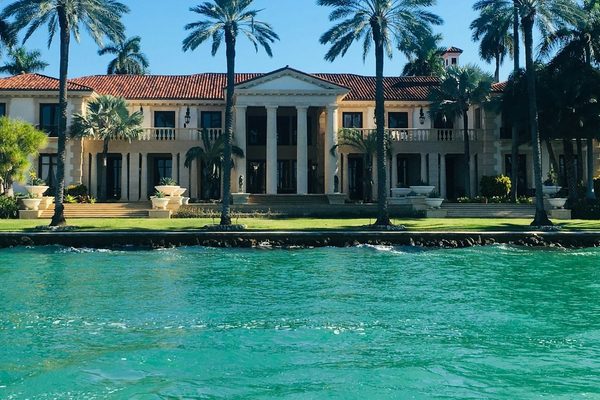 8 Essential Tips for Buying a Luxury Home in Miami